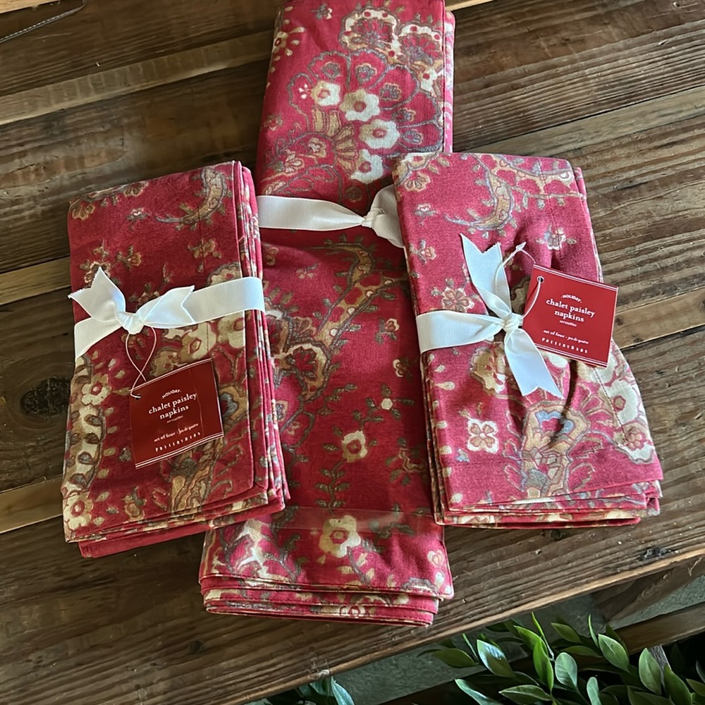 Pottery Barn Chalet Paisley Runner & 8 Napkins BNWT